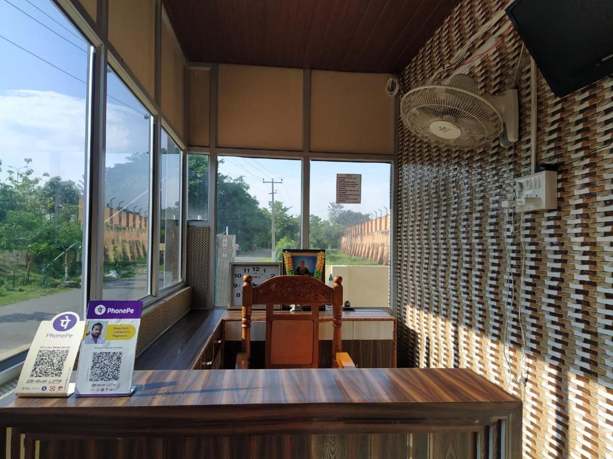 Prasanna Laxmi Residency บาดราเชลัม ภายนอก รูปภาพ
