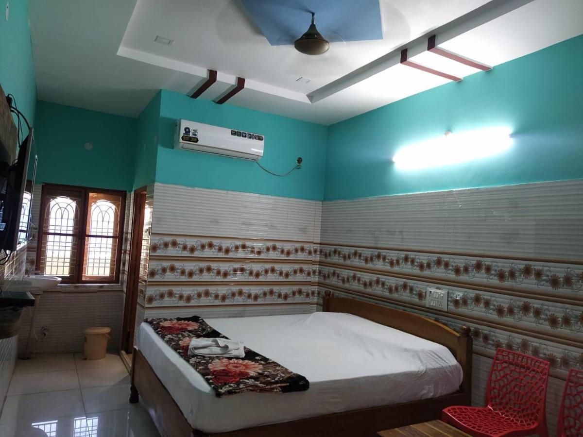 Prasanna Laxmi Residency บาดราเชลัม ภายนอก รูปภาพ